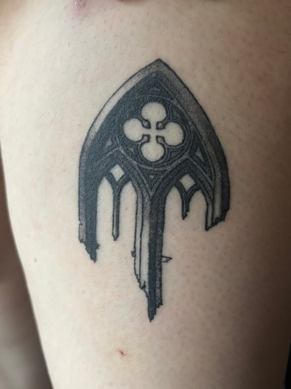 Gothic arch in black and grey